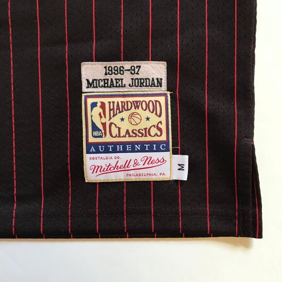 Mitchell & Ness Michael Jordan Chicago Bulls Basketball Jersey M 10 12 96 97 - Picture 7 of 13
